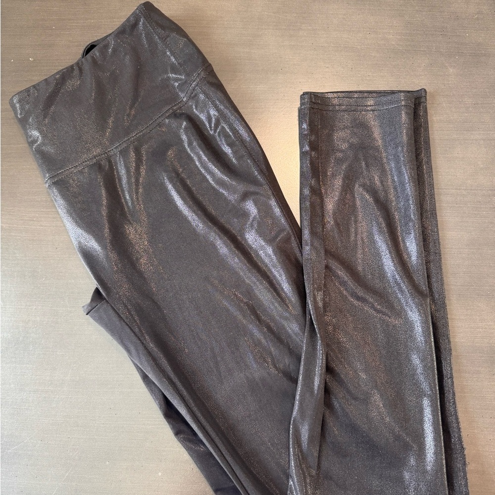 Verte Shimmering Dark Leggings